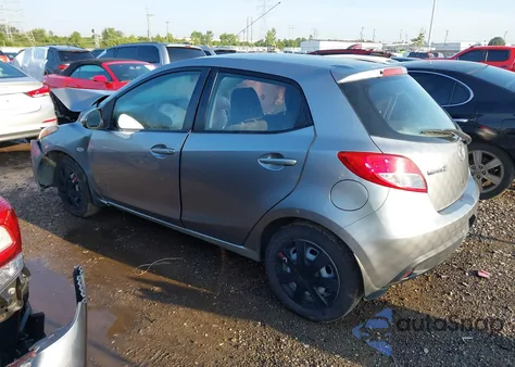 2013 Mazda Mazda2 Sport из США, поврежденный, VIN JM1DE1KZXD0168173